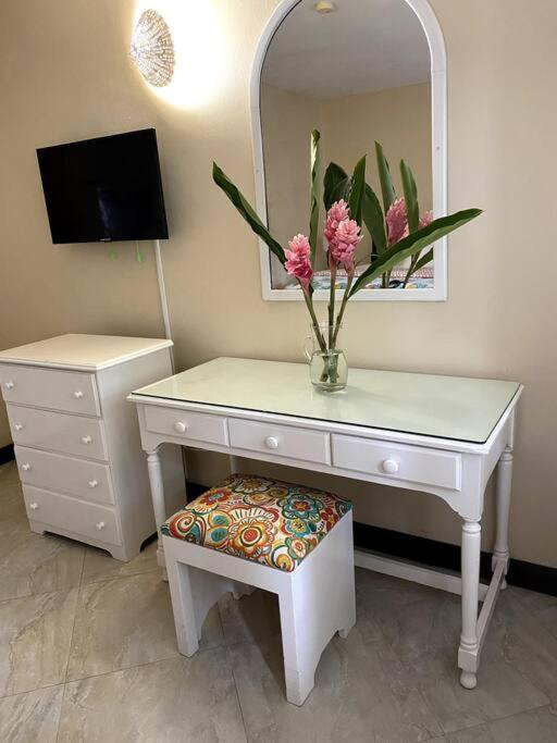 Lush Tropical Apartment Located In A 4-Star Resort Runaway Bay Exterior photo